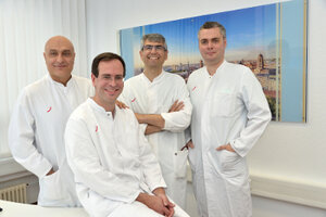 Prof. Dr. med. Hüseyin Ince mit Kardiologie-Team im Vivantes Klinikum